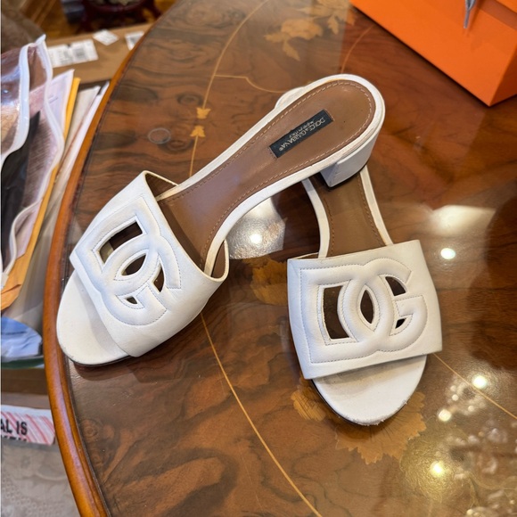 Dolce &Gabvana DG cutout logo sandals block heel Sz 39.5 USA Sz 9.5 - Picture 3 of 16